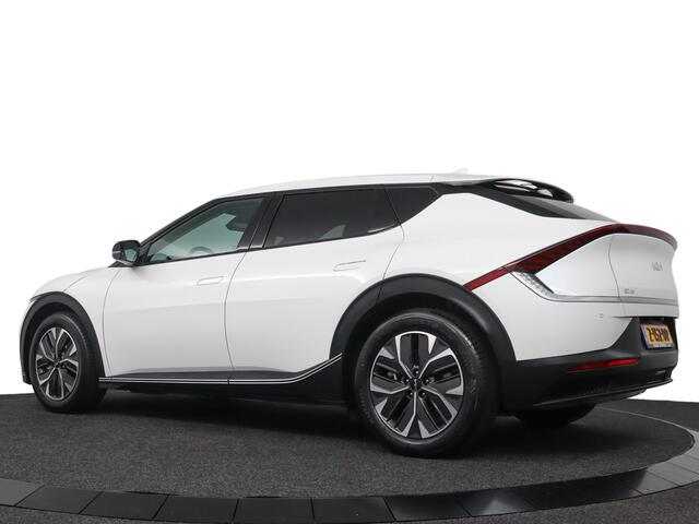 KIA EV6 Light Edition 58 kWh - Stoel-/ Stuurverwarming - Carplay/Android Auto - Camera - Fabrieksgarantie tot 03-2031 .