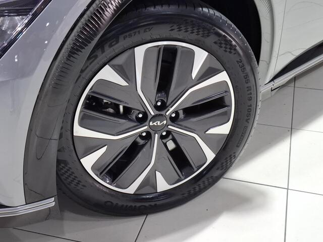 KIA EV6 Plus 77.4 kWh Trekhaak, Btw auto, NL auto, Apple Carplay/Android Auto, Navigatie, Stoel en stuur verwarming.