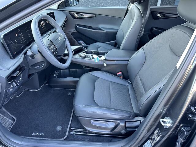 KIA EV6 Light Edition 63 kWh | Navi | Stoel-/stuurverwarming | Carplay