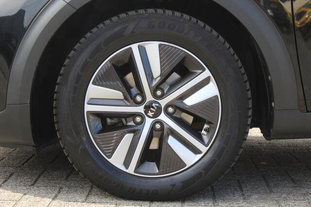KIA Niro 1.6 GDi PHEV DynamicPlusLine AUTOMAAT/Navigatie/Climate control/Adaptive cruise control/Lane assist/Apple carplay/Achteruitrijcamera/Parkeersensoren rondom/Stoelverwarming/Stuurverwarming/Dodehoek detectie/Keyless/DAB/Bluetooth/VESS/Spraakbediening/16'' L