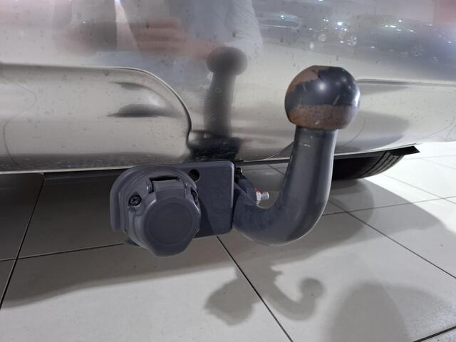 KIA Niro 1.6 GDi Hybrid DynamicLine incl.trekhaak, 1.300 kilo trekgewicht, Apple Carplay/Android Auto, Navigatie, Camera.