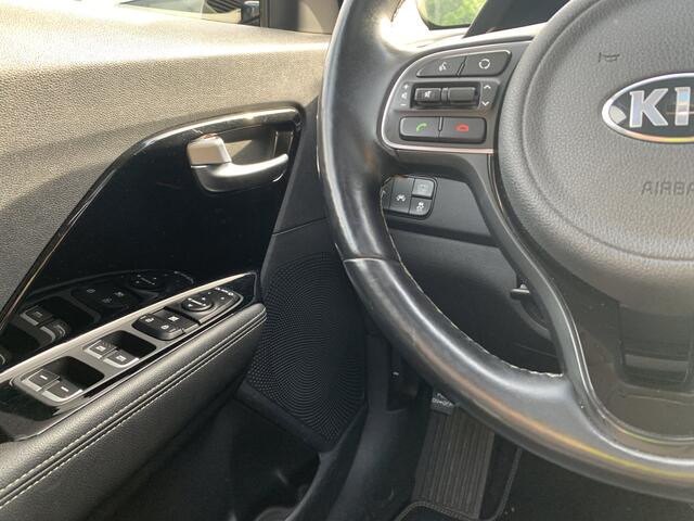 KIA Niro Hybrid Aut., Schuifdak | Trekhaak | Camera