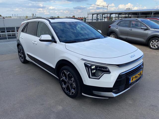KIA Niro 1.6 GDi Hybrid Launch Edition Dealer onderhouden: Schuif-/kanteldak, trekhaak 13-polig, head-up display, stoelverwarming- & ventilatie, stuurverwarming, adaptieve cruise control, Apple CarPlay/Android Auto