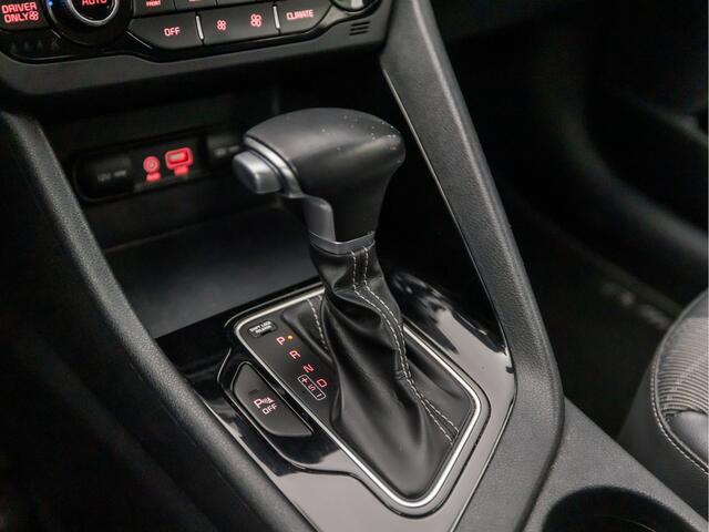 KIA Niro 1.6 GDi Hybrid DynamicLine 142Pk Automaat (APPLE CARPLAY, NAVIGATIE, CLIMATE, CAMERA, GETINT GLAS, SPORTSTOELEN, LEDER, LANE ASSIST, NIEUWE APK, NIEUWSTAAT)