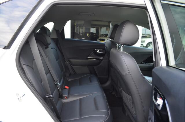 KIA Niro 1.6 GDi Hybrid DynamicPlusLine Leer Stoel en Stuurverwarming Camera Trekhaak 4 Seizoenenbanden.