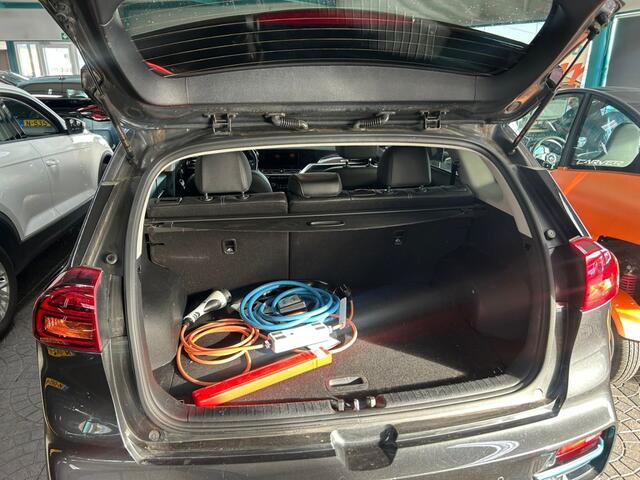 KIA Niro E-niro Edition 64 kWh - Carplay, Trekhaak, Stoelverw. SOH 100%