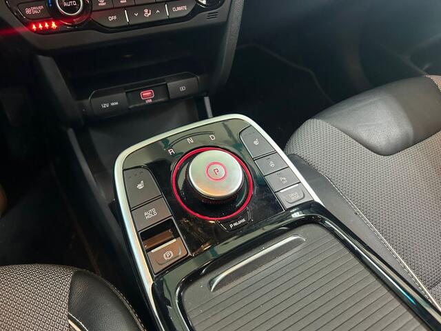 KIA Niro E-niro Edition 64 kWh - Carplay, Trekhaak, Stoelverw. SOH 100%