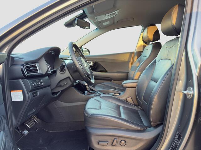 KIA Niro 1.6 GDi Hybrid BusinessLine Automaat | Elektrische Geheugenstoelen | Leder | Camera | Cruise | Sensoren | Stoelverwaming & Verkoeling |