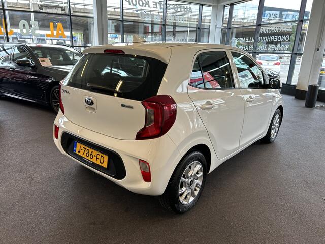 KIA PICANTO 1.0 MPi DynamicPlusLine Navigatie / Apple car play / Licht metalen velgen / Achteruitrijcamera / Cruise control / Bluetooth / Verwarmbare buitenspiegels