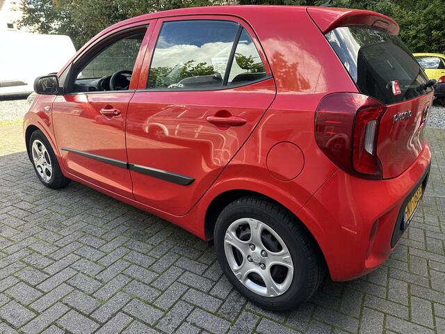KIA PICANTO 1.0 CVVT ComfortLine Airco . 4 elc ramen .elc spiegels . cv op afstand. Orginelen km stand is 44047 km aan toon baar .