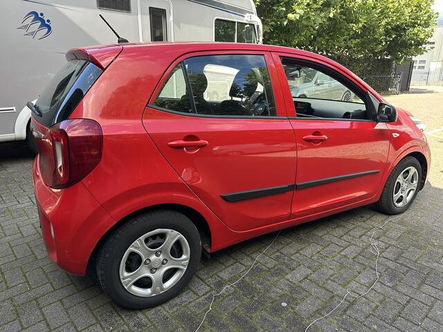 KIA PICANTO 1.0 CVVT ComfortLine Airco . 4 elc ramen .elc spiegels . cv op afstand. Orginelen km stand is 44047 km aan toon baar .