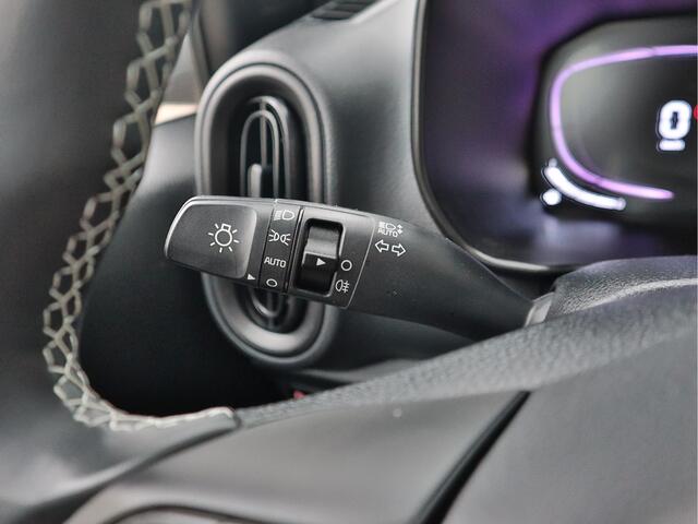 KIA PICANTO 1.0 DPI DynamicLine | Navigatie | Camera | Airco | Cruise Control | LED | Bluetooth | Tot 10Jr. Kia-Garantie |