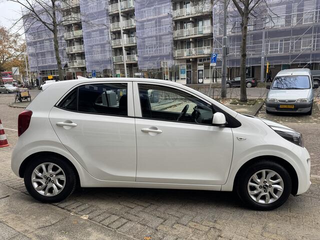 KIA PICANTO 1.0 MPi DynamicLine 48309KM! NAP | 1e Eigenaar | Navigatie | Apple Carplay | Cruise Control | Achteruitrijcamera | Lichtmetalen Velgen |