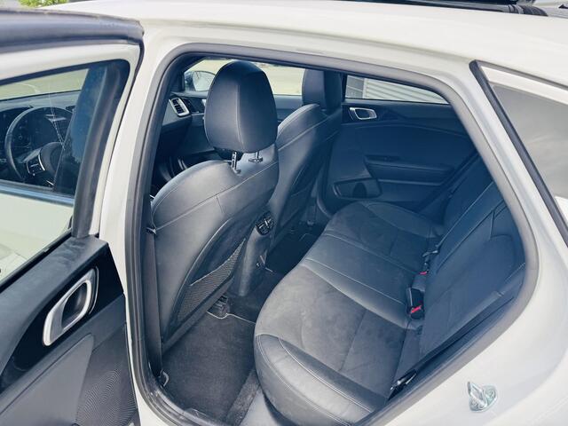 KIA PRO CEE D ProCeed 1.5 T-GDi GT-Line Automaat|Panoramadak|Stoelen & Stuurwiel verwarmd|Dodehoekdetectie|PDC|LED|BTW-auto|1e Eigenaar