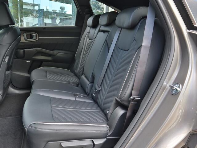KIA SORENTO 1.6 T-GDi Plug-in Hybrid 4WD ExecutiveLine 7p. | Leder | Stoel+StuurVerw. | Panoramadak | 360-Camera | 19"LMV | Tot 10jr. Kia-Garantie