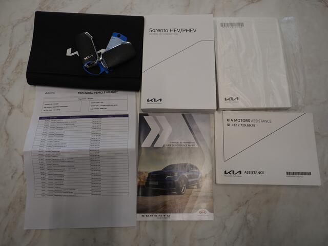 KIA SORENTO 1.6 T-GDI Plug-in Hybrid 4WD DynamicLine 7p | Panoramadak | Keyless | Adaptive Cruise | Camera | BLIS | Carplay