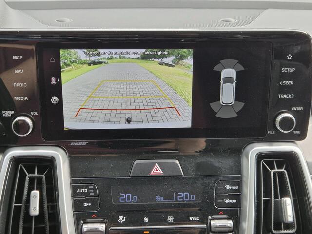 KIA SORENTO 1.6 T-GDI Plug-in Hybrid 4WD DynamicPlusLine 7p. / 7 Persoons / Fabrieksgarantie 31-01-2029 / Automaat / Trekhaak afneembaar / Trekgewicht 1450 kg / Bose Audio Systeem / Stuur-, en Stoelverwarming / Adaptief CC / Elektrische achterklep / Achteruitrijcame