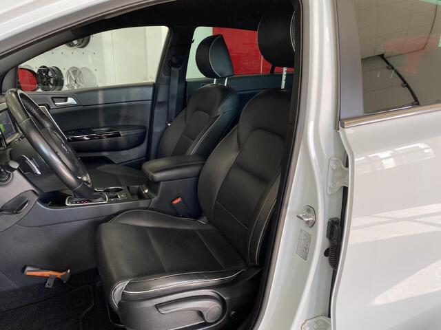 KIA SPORTAGE 1.6 T-GDI 4WD GT-Line First Edition Automaat | Trekhaak 1.600 kg trekgewicht: Ideale caravantrekker! | Achteruitrij camera | Cruise control | Keyless entry | Elektr. climate control |