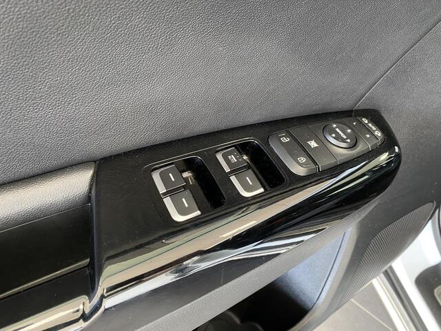 KIA SPORTAGE 1.6 T-GDI 4WD GT-Line First Edition Automaat | Trekhaak 1.600 kg trekgewicht: Ideale caravantrekker! | Achteruitrij camera | Cruise control | Keyless entry | Elektr. climate control |