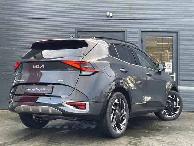KIA SPORTAGE 1.6 T-GDi Plug-in Hybrid AWD GT-Line Kia Sportage 1.6 T-GDi Plug-in Hybrid GT-Line | NIEUWE VOORRAAD SNEL LEVERBAAR! | | Trekhaak | Panoramadak | Stoel/Stuurwielverwarming | Elekt. bedienbare Kofferbak | Apple Carplay / Android auto |