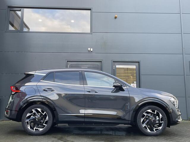 KIA SPORTAGE 1.6 T-GDi Plug-in Hybrid AWD GT-Line Kia Sportage 1.6 T-GDi Plug-in Hybrid GT-Line | NIEUWE VOORRAAD SNEL LEVERBAAR! | | Trekhaak | Panoramadak | Stoel/Stuurwielverwarming | Elekt. bedienbare Kofferbak | Apple Carplay / Android auto |