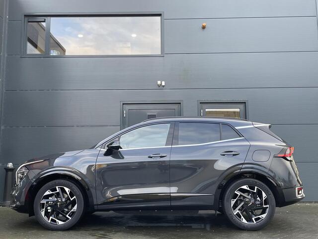 KIA SPORTAGE 1.6 T-GDi Plug-in Hybrid AWD GT-Line Kia Sportage 1.6 T-GDi Plug-in Hybrid GT-Line | NIEUWE VOORRAAD SNEL LEVERBAAR! | | Trekhaak | Panoramadak | Stoel/Stuurwielverwarming | Elekt. bedienbare Kofferbak | Apple Carplay / Android auto |