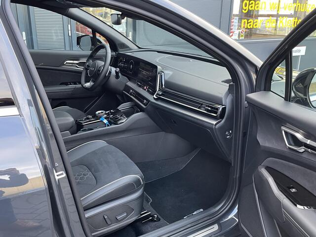 KIA SPORTAGE 1.6 T-GDi Plug-in Hybrid AWD GT-Line Kia Sportage 1.6 T-GDi Plug-in Hybrid GT-Line | NIEUWE VOORRAAD SNEL LEVERBAAR! | | Trekhaak | Panoramadak | Stoel/Stuurwielverwarming | Elekt. bedienbare Kofferbak | Apple Carplay / Android auto |