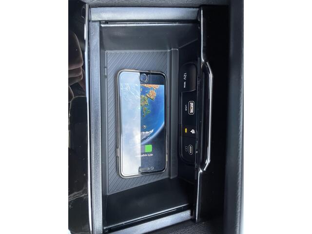 KIA SPORTAGE 1.6 T-GDi Plug-in Hybrid AWD GT-Line Kia Sportage 1.6 T-GDi Plug-in Hybrid GT-Line | NIEUWE VOORRAAD SNEL LEVERBAAR! | | Trekhaak | Panoramadak | Stoel/Stuurwielverwarming | Elekt. bedienbare Kofferbak | Apple Carplay / Android auto |