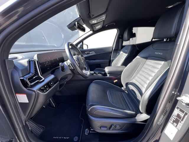 KIA SPORTAGE 1.6 T-GDi PHEV 265 Hybrid AWD GT Plus-Line Autom. / Dealer onderhouden / Fabrieksgarantie tot 30-06-2029 / 1.350 kg trekgewicht / EAER 70 km / Stuur-, stoel- en achterbankverwarming / Stoelventilatie /