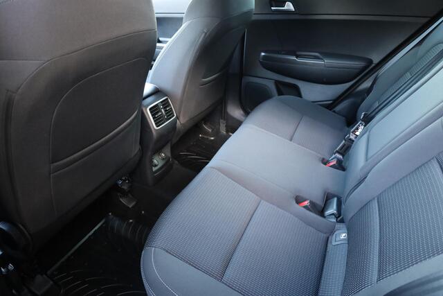 KIA SPORTAGE 1.6 GDI DynamicLine CAMERA TREKHAAK CARPLAY DAB CRUISE PDC CLIMA LMV ALL-SEASONS NAP ENZ!