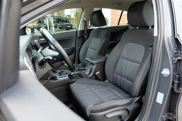 KIA SPORTAGE 1.6 GDI ComfortLine / Trekhaak / Camera / Apple CarPlay / 17"