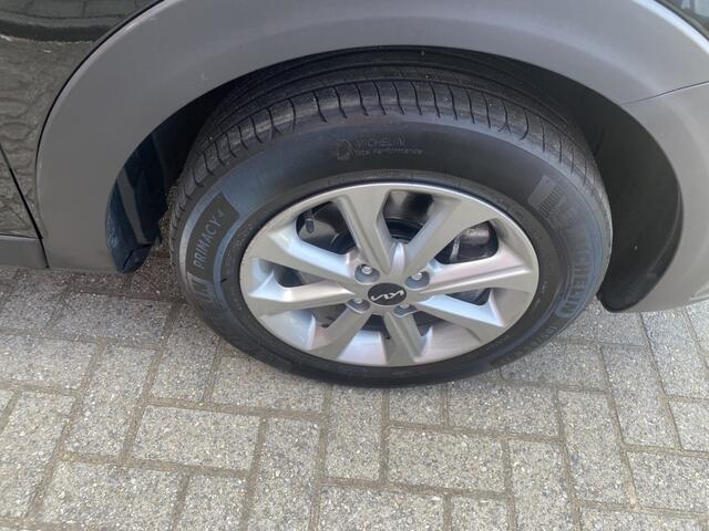 KIA Stonic 1.0 T-GDi MHEV DynamicLine Navigatie + Camera // Climate // Cruise Control Info Roel : 0492-588951