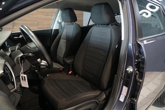 KIA Stonic 1.0 T-GDi MHEV DynamicLine + CAMERA / NAVIGATIE / CARPLAY