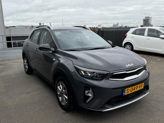KIA Stonic 1.0 T-GDi MHEV DynamicLine Apple Carplay en/of Android auto Navigatie, Achteruitrijcamera, Cruise control, Airco, Nieuw geleverd en dealeronderhouden