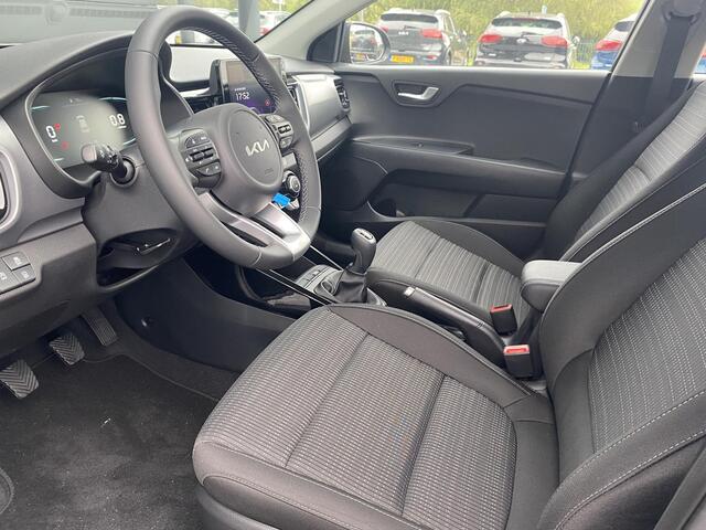 KIA Stonic 1.0 T-GDi MHEV DynamicLine | DIRECT UIT VOORRAAD LEVERBAAR!!! | Achteruit Camera | Climate Control | Apple Carplay/Android auto | Elektrische ramen | Cruise Control |