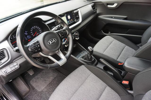 KIA Stonic 1.0 T-GDi 100PK/Trekhaak/17Inch./Camera/ DynamicLine