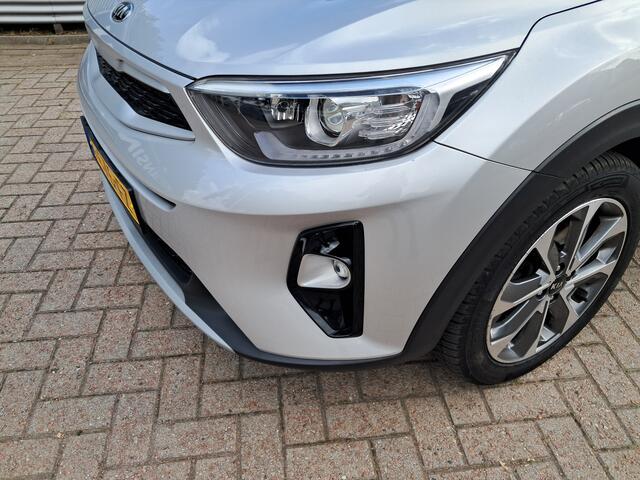 KIA Stonic 1.0 T-GDi DynamicLine | Airco | Cruise control | Camera | Navigatie | LM Velgen | All season banden | RIJKLAARPRIJS INCL 12 MAANDEN GARANTIE EN BEURT
