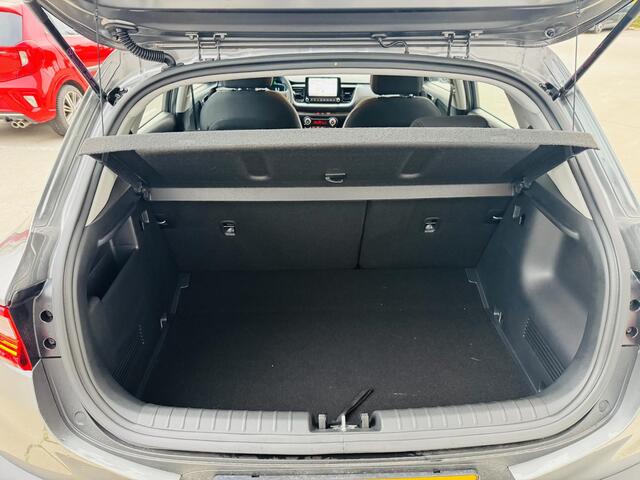 KIA Stonic 1.0 T-GDi MHEV DynamicLine Navi | Clima | Cruise | Camera | Demo auto kmstand kan iets varieeren | Informeer altijd even of de auto aanwezig is.