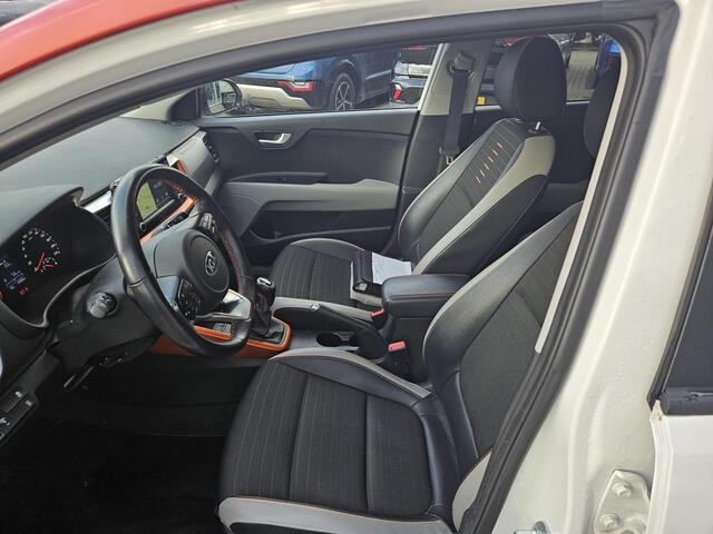 KIA Stonic 1.0 T-GDi Sports Edition LM velgen, airco, acteruitrij camera, uniek interieur, nieuw geleverd, dealer onderhouden.