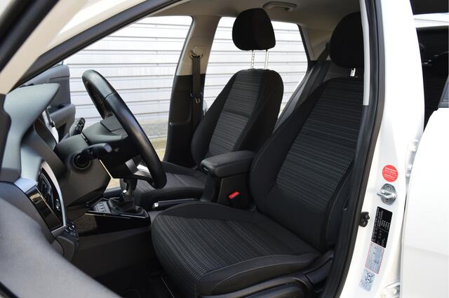 KIA Stonic 1.0 T-GDi DynamicPlusLine O.a: Clima, Navi, Cruise, PDC, Camera, Carplay, Etc. All-in prijs!