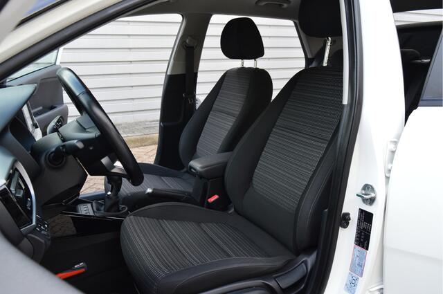 KIA Stonic 1.0 T-GDi DynamicPlusLine O.a: Haak, PDC, Camera, Carplay, Clima, Navi, Etc. All-in prijs!