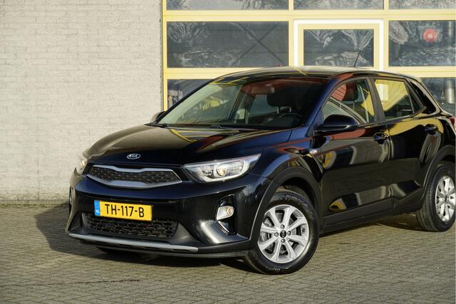 KIA Stonic 1.2 MPi ComfortPlusLine BJ2018 Lmv 15" | Led | Pdc | Navi | Achteruitrijcamera | App-Connect | Airco | Cruise control | Getint glas