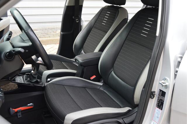 KIA Stonic 1.0 T-GDi Sports Edition O.a: PDC, Camera, Airco, Navi, Cruise, Carplay, Etc. All-in prijs!