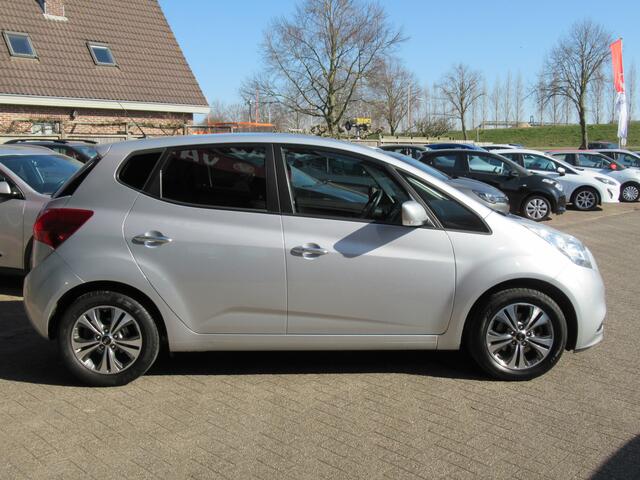 KIA VENGA 1.6 CVVT ExecutiveLine Automaat | Clima-Airco | Keyless Entry | Parkeersensoren | Incl. BOVAG Garantie | Bluetooth |
