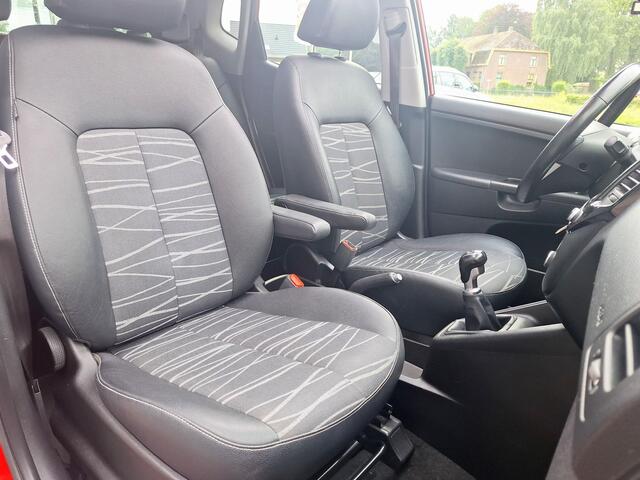 KIA VENGA 1.4 CVVT Edition Sky | Panorama dak | Trekhaak | NAP | Navi | Climate Control | Camera | occasion