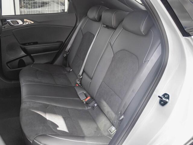 KIA Xceed 1.5 T-GDi GT-PlusLine | Automaat | Pano dak | 18" velgen | Clima | Cruise | GT interieur