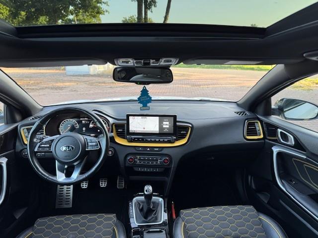 KIA Xceed 1.5 T-GDi MHEV DYNAMIC PLUS LINE/PANO/ACARPLAY/HLEER/LED/FABRIEKSGARANTIE