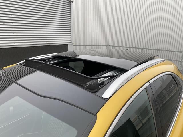 KIA Xceed 1.0 T-GDi DynamicPlusLine Nieuw geleverd en onderhouden incl: Schuif-/kanteldak, stoel- & stuurverwarming, achteruitrij camera, keyless, navigatie, Apple CarPlay/Android Auto, cruise control,