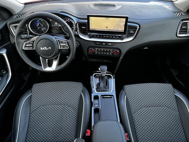 KIA Xceed 1.6 GDi PHEV DynamicLine Automaat / Apple CarPlay/Android Auto / Navigatie / Lichtmetalen velgen / Achteruitrijcamera / Half lederen bekleding / Keyless Entry&Start /