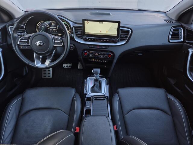 KIA Xceed 1.6 GDi PHEV Plug-in ExecutiveLine Automaat / Accu SOH 100% / EAER bereik 42 km bereik stad 54 km / Glazen schuif- en kanteldak / Elektrische achterklep / Trekgewicht 1300 kg /